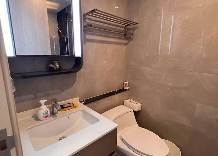 Apartment In Unit Workspace Gym And Infinity Pool Mrt 200m Bangkok