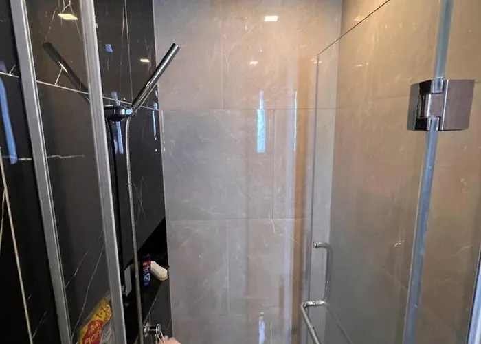 Apartment In Unit Workspace Gym And Infinity Pool Mrt 200m Bangkok
